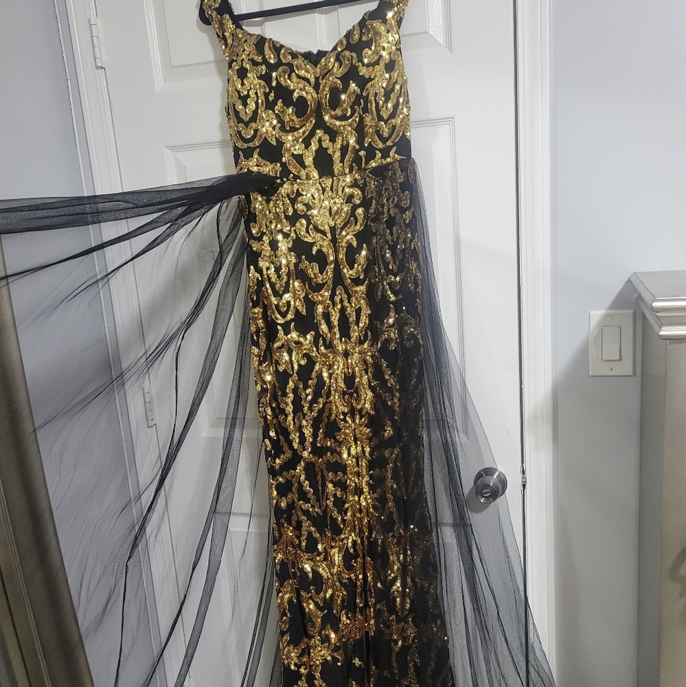 Evening gown - Picture 3 of 4